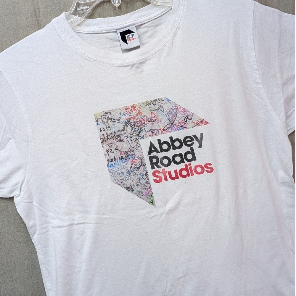 Abbey Road Studios Graphic T-Shirt White Graffiti Logo Small Continental Cotton